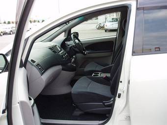 2005 Mitsubishi Grandis For Sale