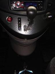 2005 Mitsubishi Grandis Pictures