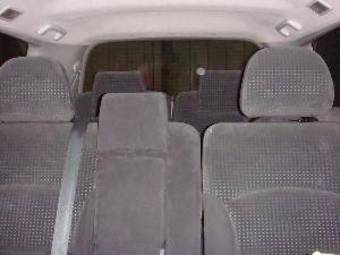2005 Mitsubishi Grandis Pictures