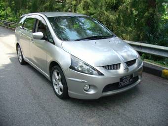 2005 Mitsubishi Grandis For Sale