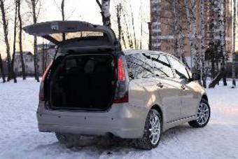 2005 Mitsubishi Grandis Pictures