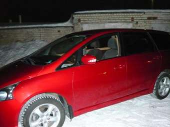 2006 Mitsubishi Grandis Pictures