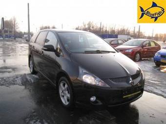 2006 Mitsubishi Grandis Photos