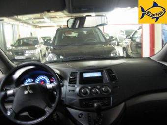 2006 Mitsubishi Grandis Photos