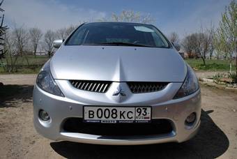 2006 Mitsubishi Grandis Images