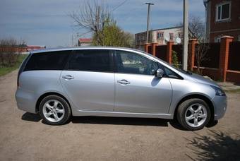 2006 Mitsubishi Grandis Pictures