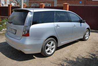 2006 Mitsubishi Grandis Photos