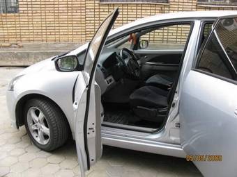 2006 Mitsubishi Grandis Photos