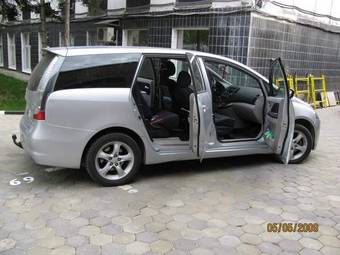 2006 Mitsubishi Grandis Photos