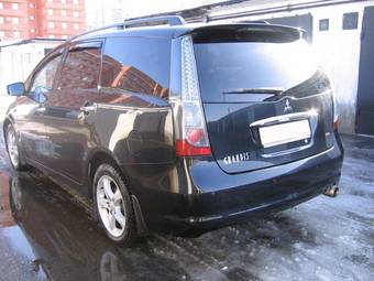 2006 Mitsubishi Grandis Photos