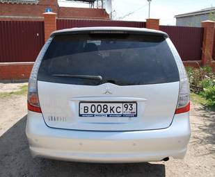 2006 Mitsubishi Grandis Photos