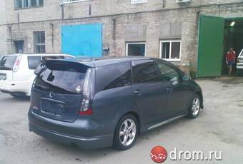 2006 Mitsubishi Grandis Photos