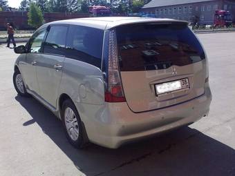 2006 Mitsubishi Grandis Pics