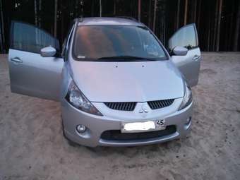 2007 Mitsubishi Grandis Pics