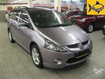 2007 Mitsubishi Grandis Images