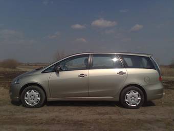 2007 Mitsubishi Grandis Photos