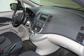 2007 Mitsubishi Grandis For Sale