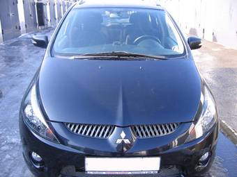2007 Mitsubishi Grandis Pictures
