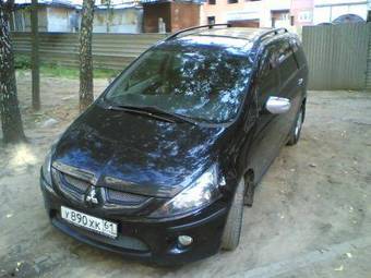 2007 Mitsubishi Grandis Pictures