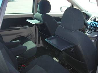 2007 Mitsubishi Grandis Photos