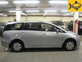 2008 Mitsubishi Grandis Pictures