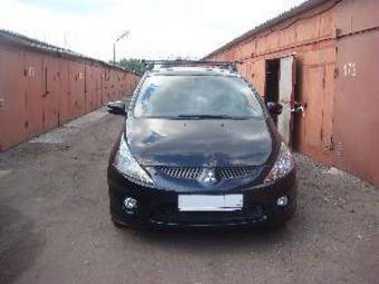 2008 Mitsubishi Grandis Images