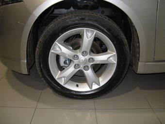 2008 Mitsubishi Grandis Images