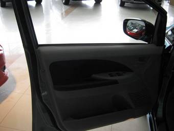 2009 Mitsubishi Grandis Pics