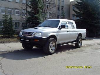 2001 Mitsubishi L200 Pics