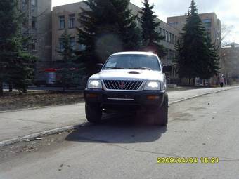 2001 Mitsubishi L200 Pictures