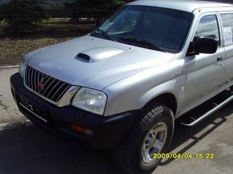2001 Mitsubishi L200 Photos