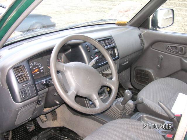 2002 Mitsubishi L200