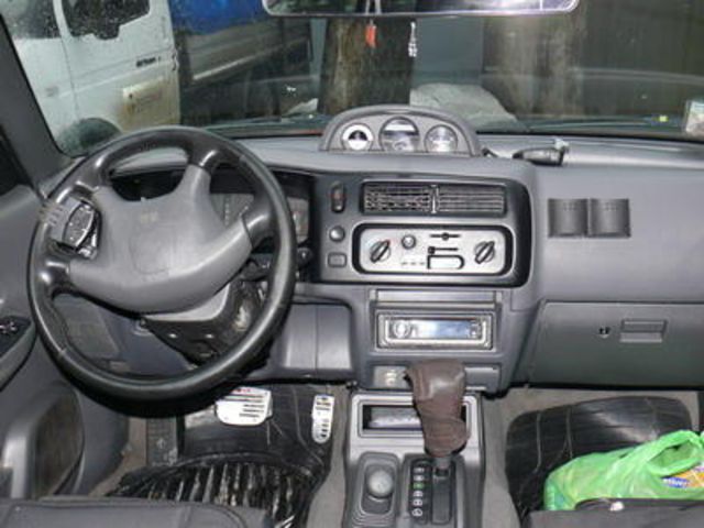 2003 Mitsubishi L200