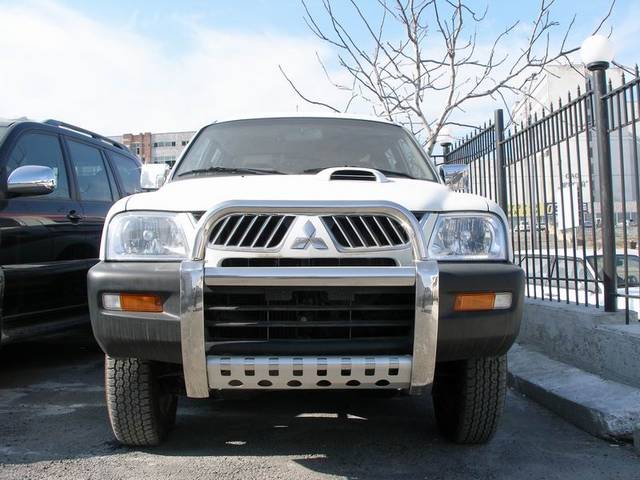 2005 Mitsubishi L200
