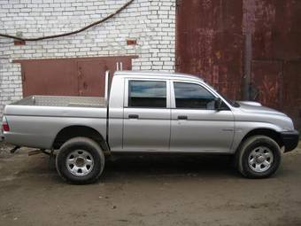 2005 Mitsubishi L200 Photos