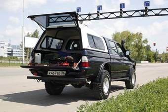 2005 Mitsubishi L200 Photos