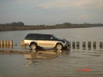 2005 Mitsubishi L200 Photos