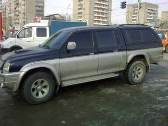 2005 Mitsubishi L200 Photos