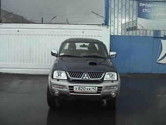 2005 Mitsubishi L200 Photos