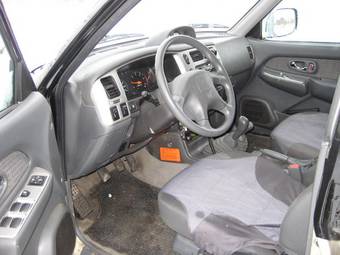 2006 Mitsubishi L200 Photos