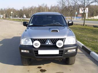 2006 Mitsubishi L200 Photos