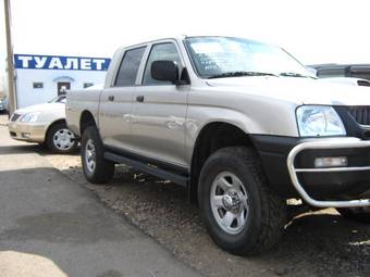 2006 Mitsubishi L200 Images