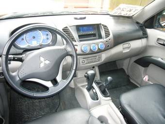 2007 Mitsubishi L200 Photos