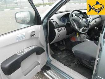 2007 Mitsubishi L200 Photos