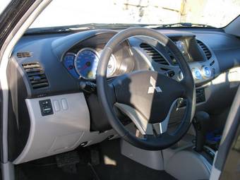 2008 Mitsubishi L200 Photos