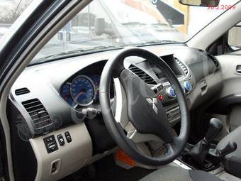 2008 Mitsubishi L200 Photos