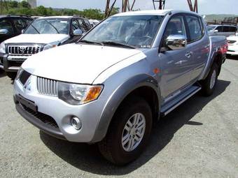 2008 Mitsubishi L200 Photos