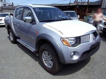 2008 Mitsubishi L200 Photos