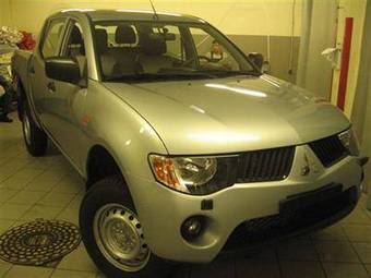 2008 Mitsubishi L200 Photos