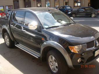 2008 Mitsubishi L200 Photos